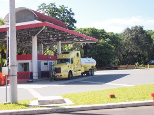 camión cistewrna en nuevo cargadero