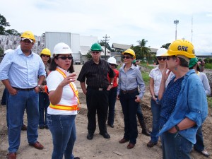 Visita de personeros de ARESEP al nuevo muelle en construcción