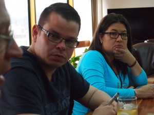 Róger Espinoza de Canal 13 y Alejandra Madrigal de ADN Noticia Róger Espinoza de Canal 13 y Alejandra Madrigal de ADN Noticia