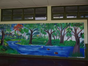 Mural "flora y la fauna del Tempisque" de la Escuela Guardia de Liberia