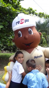 niños con Petrolín