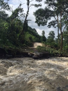 Acceso interrumpido por las crecidas del Río Torito