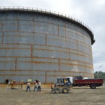 Tanque de diésel con capacidad de 350 mil barriles