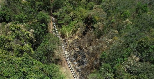 imagen que muestra parte de la línea de tubería del poliducto