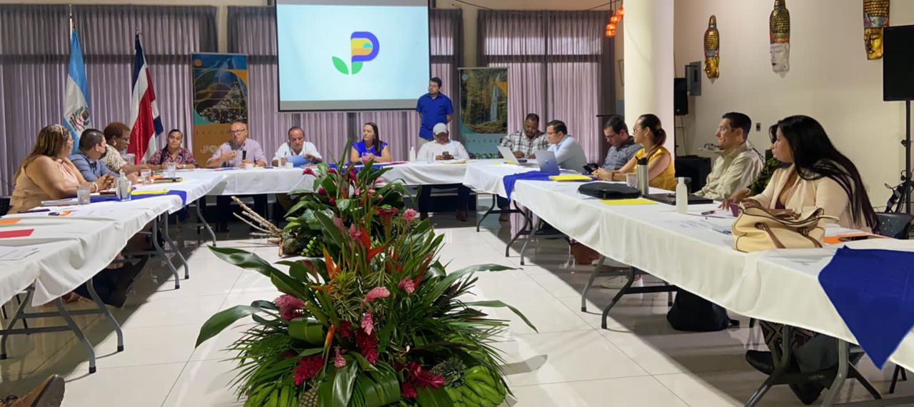 Presidente RECOPE reunido con diputados, alcaldes y regidores de la Provincia de Limón