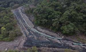 Derrame y tuberías del oleoducto y poliducto dañadas en Ecuador