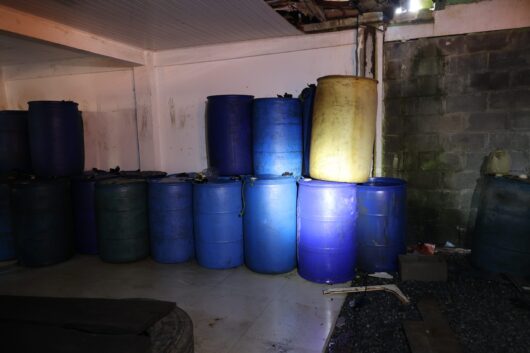 Estañones con combustible de tomas ilegales
