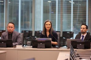 Gabriel Céspedes, jefe de Monitoreo e Investigación; Karla Montero, presidenta de Recope, y Gerardo Mata, abogado de la empresa, durante una audiencia en la Asamblea Legislativa sobre discusión del proyecto de ley 25.206.
